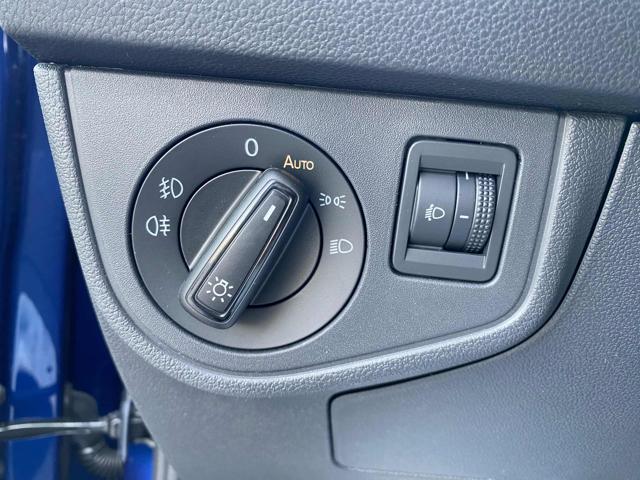 VOLKSWAGEN Taigo usata, con MP3