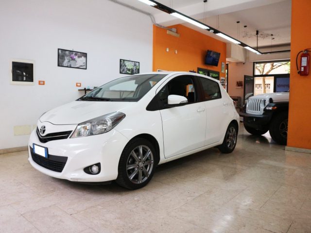 TOYOTA Yaris usata, con Airbag laterali