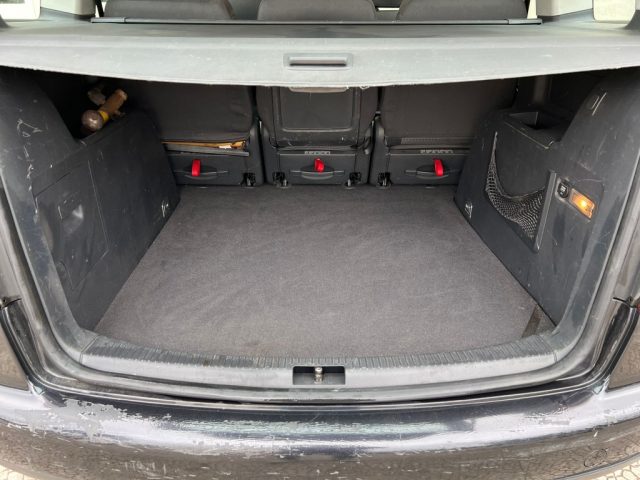 VOLKSWAGEN Touran usata, con Specchietti laterali elettrici