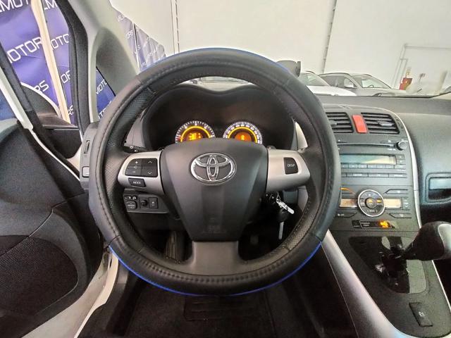 TOYOTA Auris usata 17