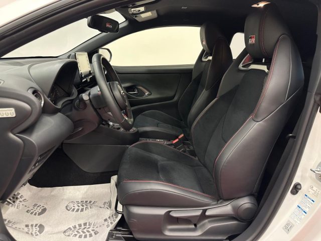 TOYOTA Yaris usata, con Controllo automatico clima