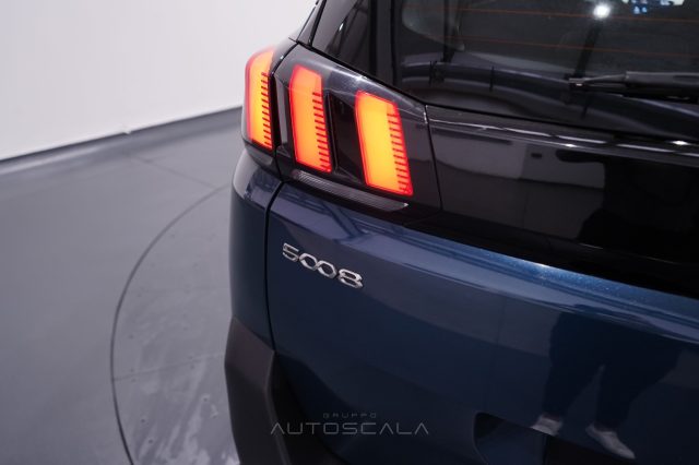 PEUGEOT 5008 usata, con Apple CarPlay