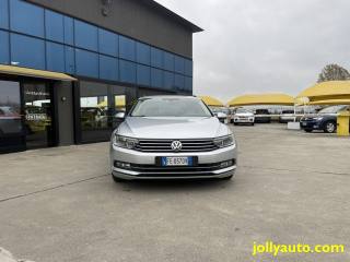 VOLKSWAGEN Passat Variant usata, con Bracciolo