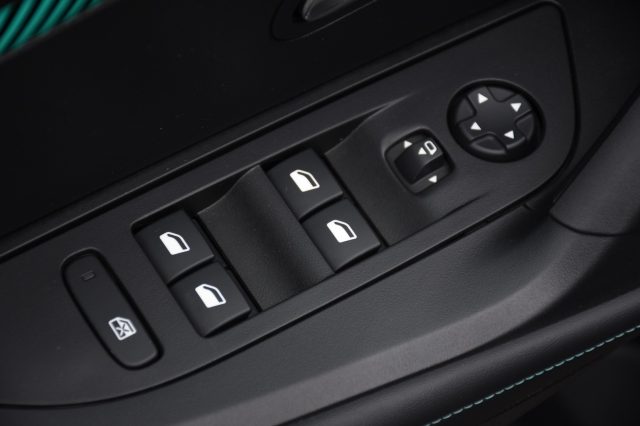 PEUGEOT 2008 usata, con Immobilizzatore elettronico