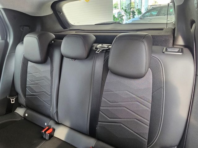 JEEP Avenger usata, con USB