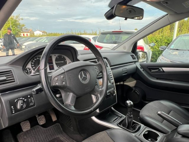 MERCEDES-BENZ B 180 usata, con Cronologia tagliandi