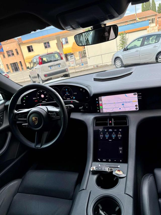 PORSCHE Taycan usata, con Park Distance Control