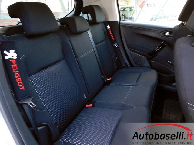 PEUGEOT 208 usata, con Sedile posteriore sdoppiato