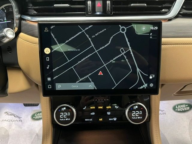 JAGUAR F-Pace usata, con Sistema di navigazione