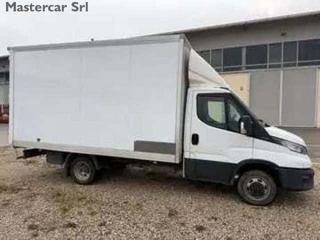 IVECO Daily usata, con Autoradio