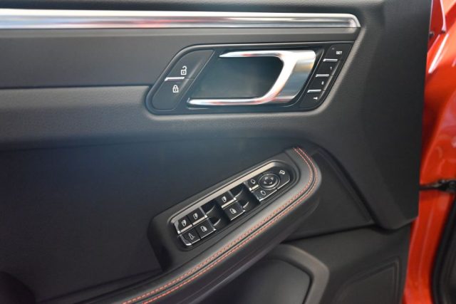 PORSCHE Macan usata 145