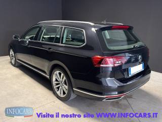 VOLKSWAGEN Passat Variant usata, con Airbag
