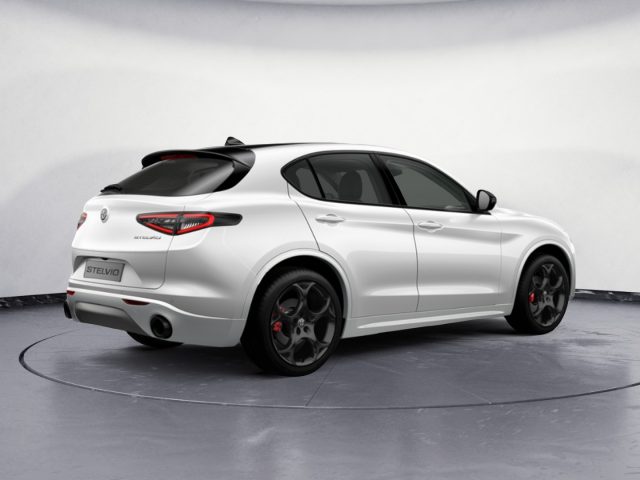 ALFA ROMEO Stelvio usata, con Volante in pelle