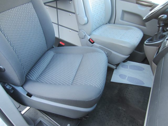 VOLKSWAGEN T5 usata 40