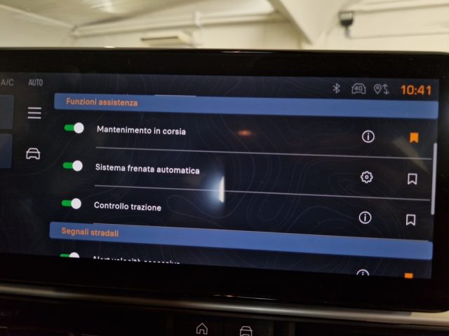 JEEP Avenger usata, con Touch screen
