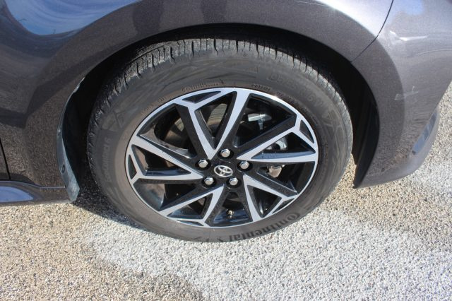 TOYOTA Yaris usata, con Bracciolo
