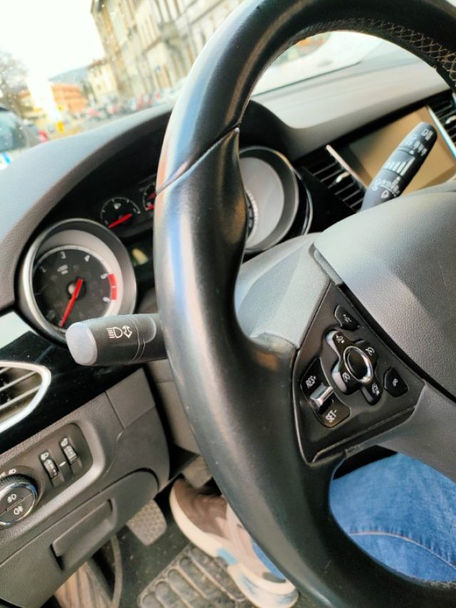 OPEL Astra usata, con Controllo trazione