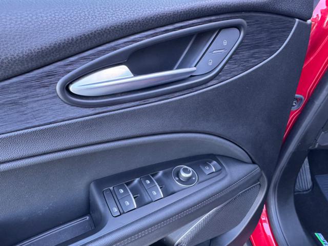 ALFA ROMEO Stelvio usata, con Sensori di parcheggio posteriori