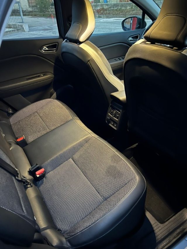 RENAULT Captur usata, con Controllo automatico clima