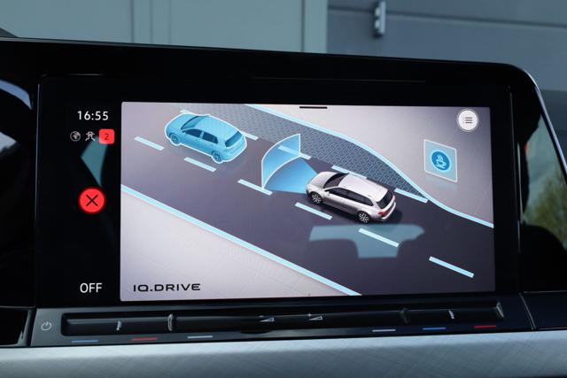 VOLKSWAGEN Golf Variant usata, con Fari LED