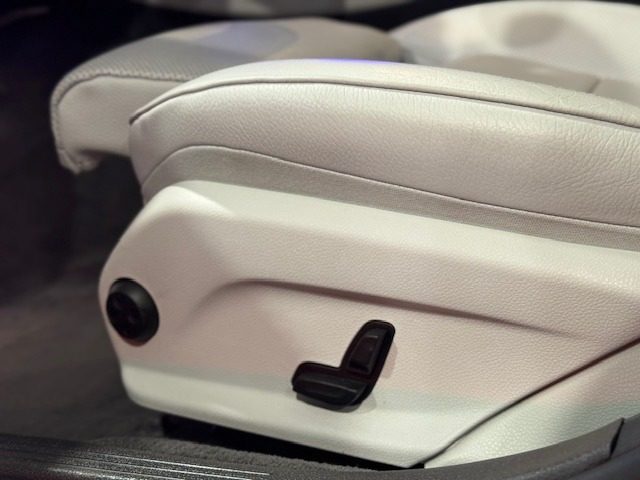 MERCEDES-BENZ E 300 usata, con Sistema di navigazione