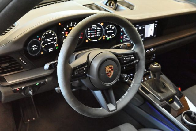 PORSCHE 992 usata 38
