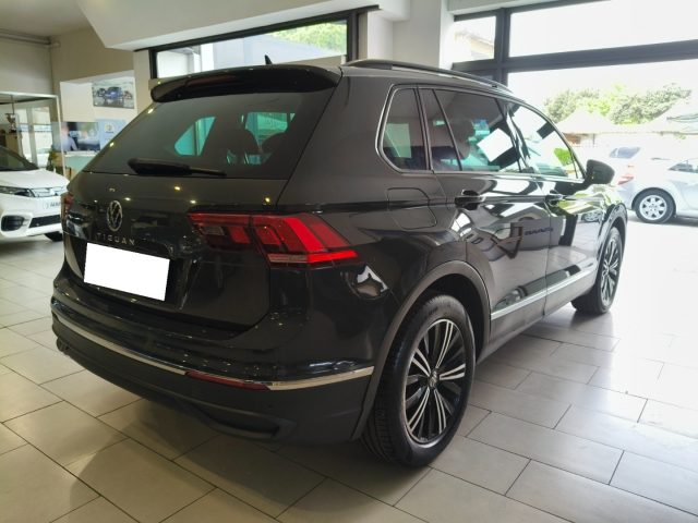 VOLKSWAGEN Tiguan usata, con Autoradio