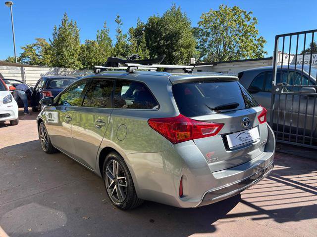 TOYOTA Auris usata, con Autoradio