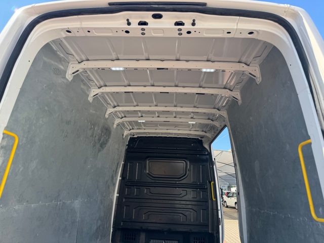 VOLKSWAGEN Crafter usata, con Porta scorrevole