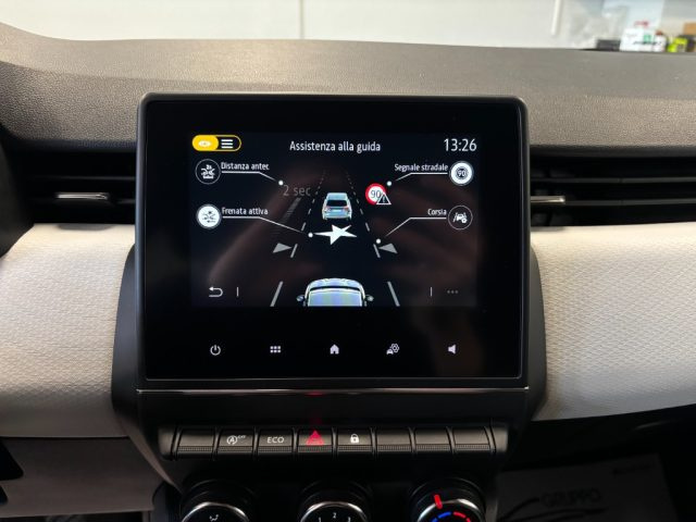 RENAULT Clio usata, con USB