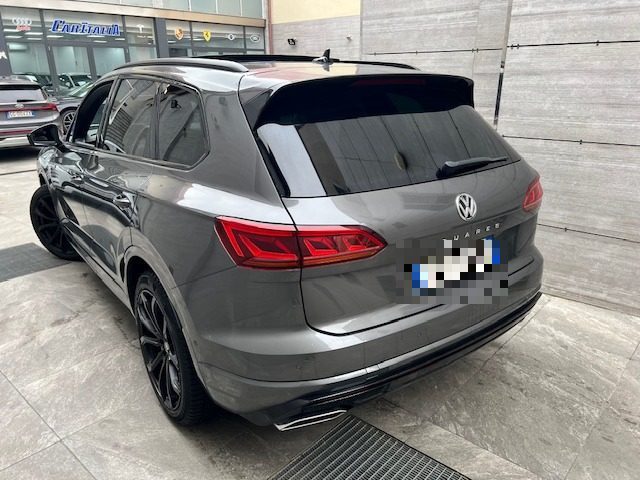 VOLKSWAGEN Touareg usata, con Autoradio
