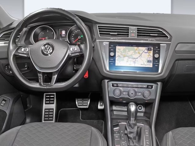 VOLKSWAGEN Tiguan usata, con Autoradio