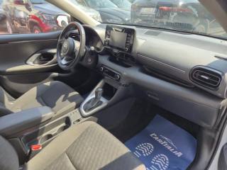 TOYOTA Yaris usata, con Servosterzo