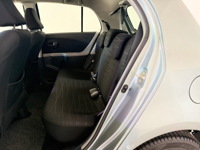 TOYOTA Yaris usata 15