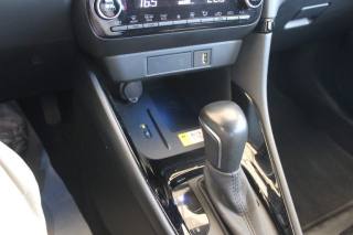TOYOTA Yaris usata, con Bracciolo