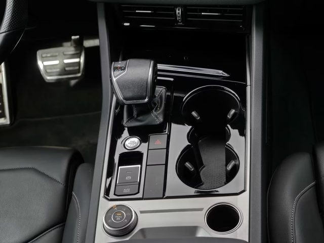 VOLKSWAGEN Touareg usata, con Cruise Control