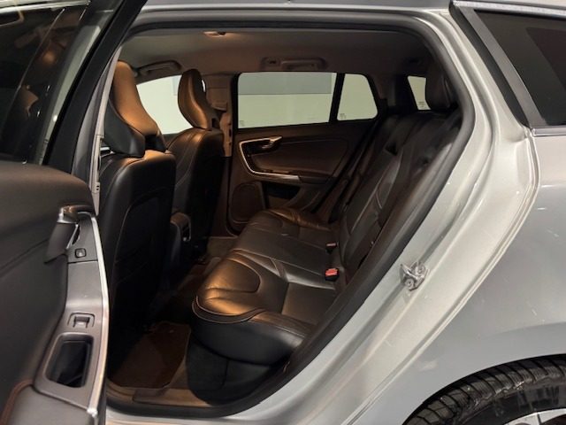 VOLVO V60 usata 14