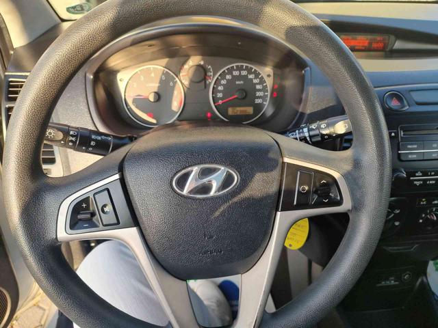 HYUNDAI i20 usata, con Sedile posteriore sdoppiato