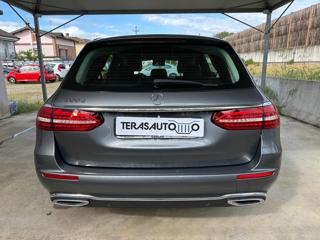 MERCEDES-BENZ E 200 usata, con Alzacristalli elettrici