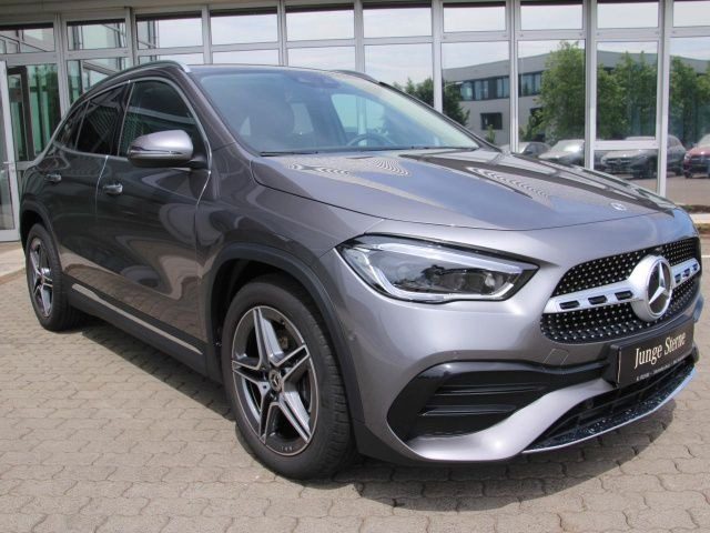 MERCEDES-BENZ GLA 220 usata, con Airbag