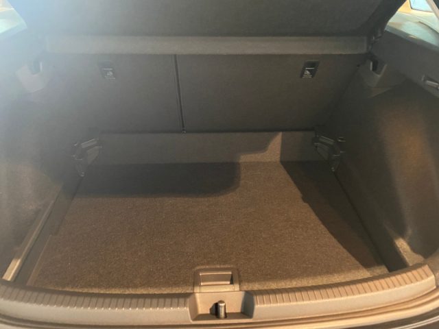 VOLKSWAGEN Taigo usata, con Cruise Control