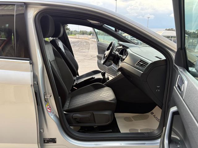 VOLKSWAGEN Taigo usata, con Controllo automatico clima