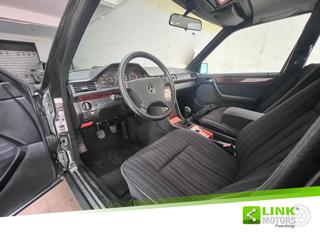 MERCEDES-BENZ E 200 usata 18