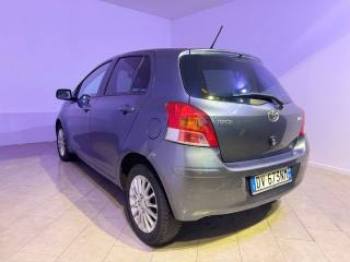 TOYOTA Yaris usata 9