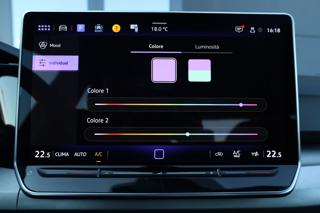 VOLKSWAGEN Golf usata, con Autoradio digitale