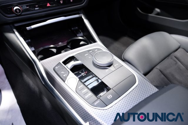 BMW 320 usata, con Volante multifunzione