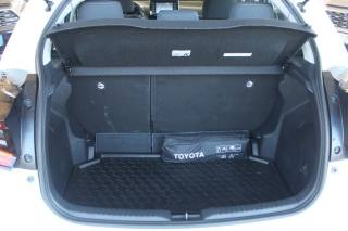 TOYOTA Yaris usata, con Servosterzo