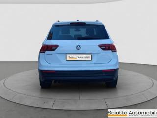 VOLKSWAGEN Tiguan usata, con Autoradio