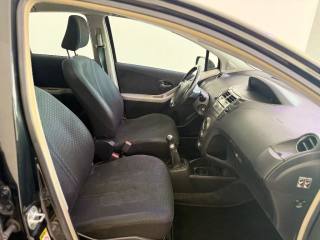 TOYOTA Yaris usata 7