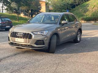 AUDI Q3 35 TFSI S tronic Business
